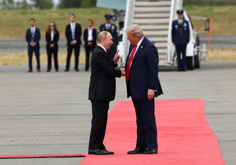 Trump cree que Zelenski y Europa deberán involucrarse para buscar la paz tras la frustrada reunión con Putin